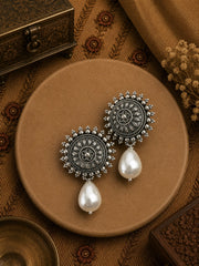 2.8 cm diameter royal studs with fresh water pearl drops in pure silver