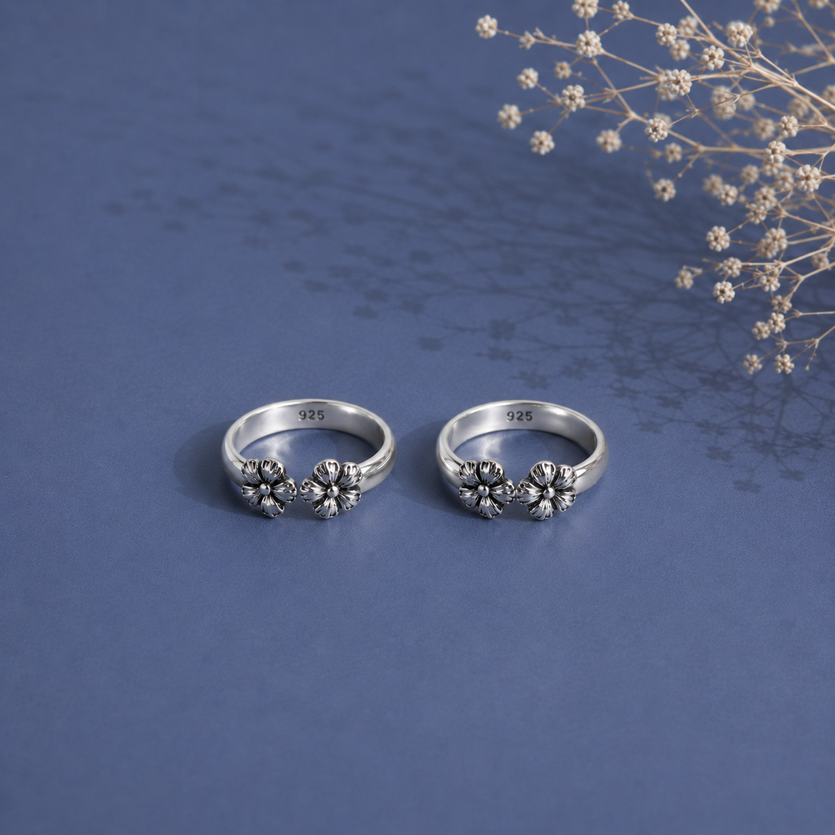 Twin flower pattern twisted toe ring in pure silver (one pair)