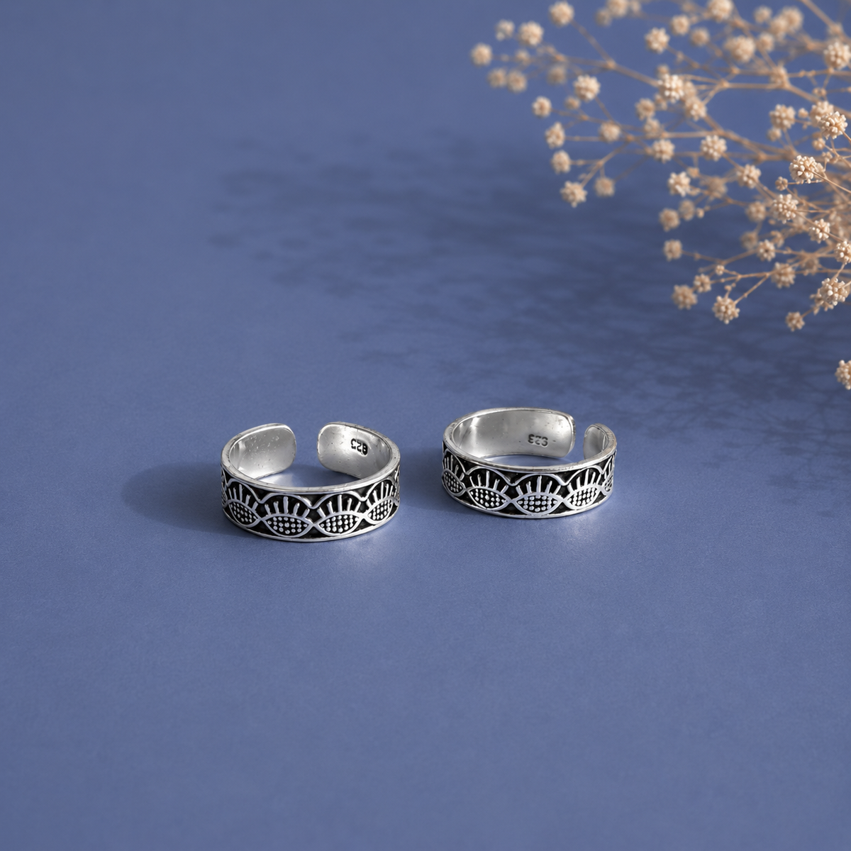 Evil eye pattern toe ring in pure silver (one pair)
