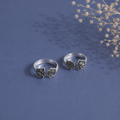 Flower and Butterfly pattern twisted toe ring in pure silver (one pair)