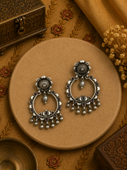 Trendy antique finish kemp stone earrings in pure silver