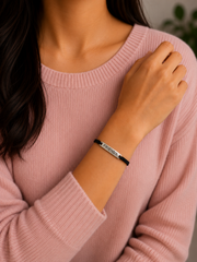 'Friends' pattern adjustable hand braided bracelet made in pure silver