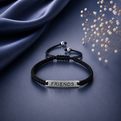 'Friends' pattern adjustable hand braided bracelet made in pure silver