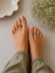 Single sunflower two line toe ring in pure silver (one pair)