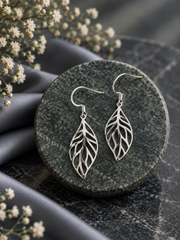 Filigree leaf pattern earrings in pure silver