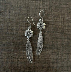 Flower and leaf pattern hangings in pure silver