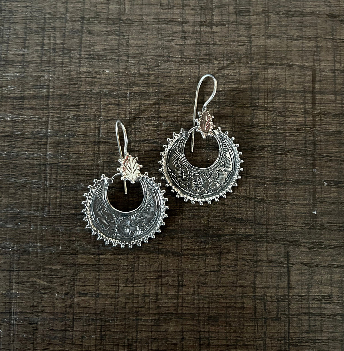 Floral engraving work hanging earrings in pure silver