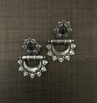 Bold kemp stone carving work earrings in pure silver