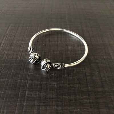 Round knotted ends carving work kada in pure silver