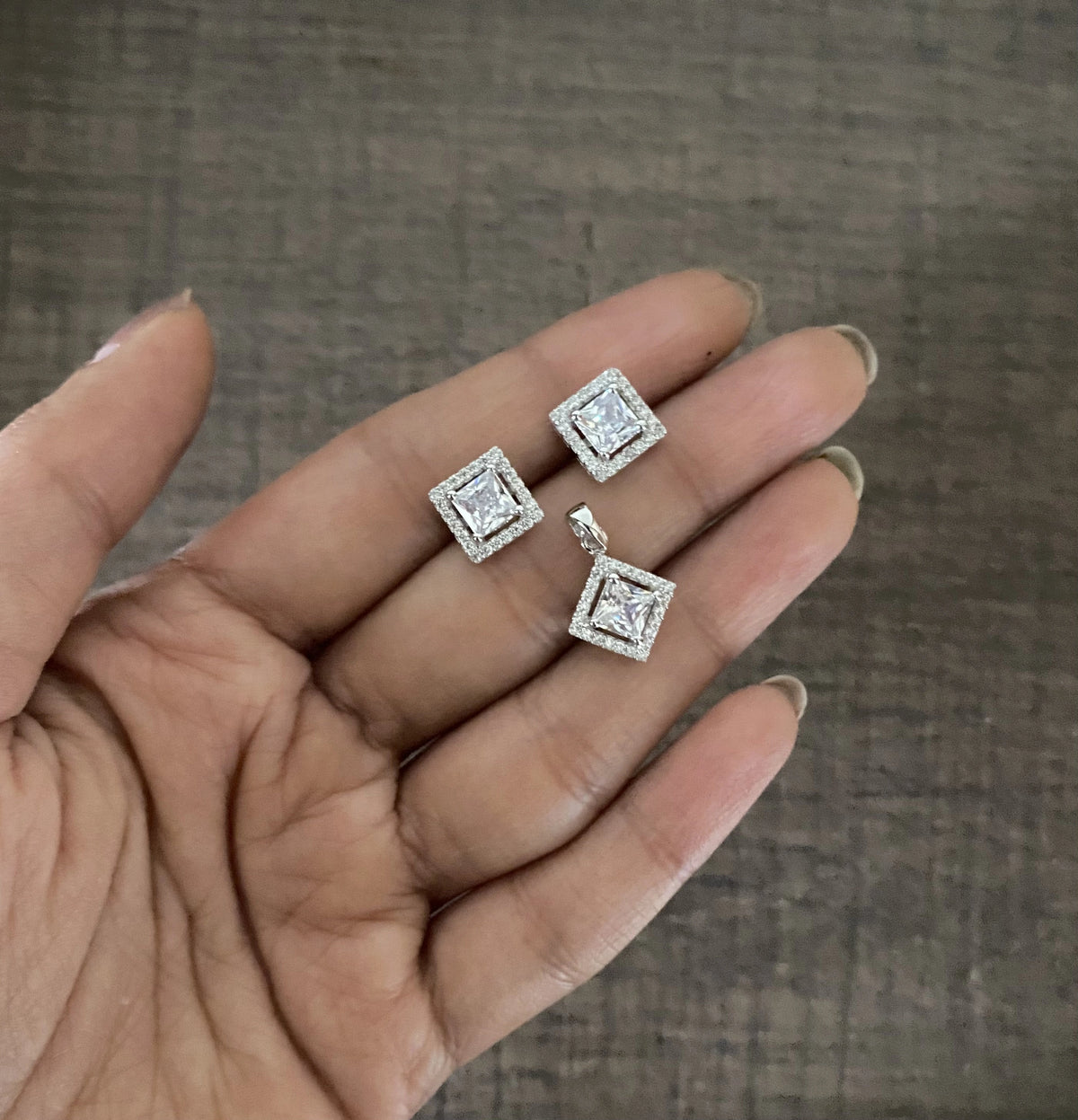 9mm multi cz square pattern pendant and matching studs in pure silver